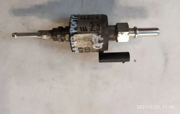 Audi Q7 4M Webasto auxiliary heater fuel pump 4M0963303A