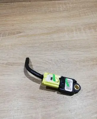 Toyota Auris 150 Airbag deployment crash/impact sensor 8983102080