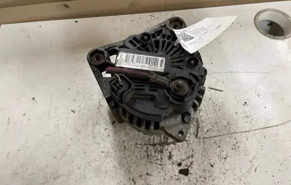 Nissan Qashqai Generator/alternator 8200410681B 2543206C 106313679