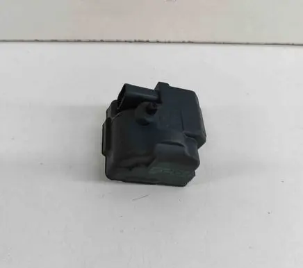 Fuel tank cap lock