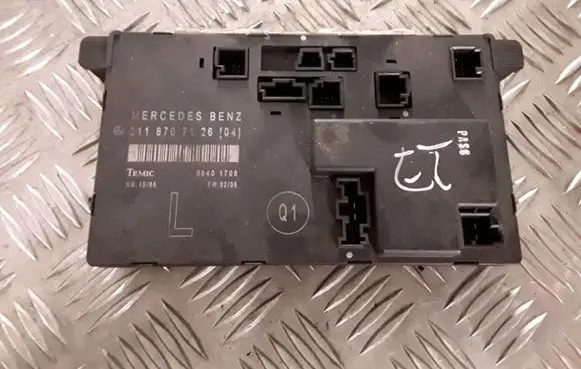 Mercedes-Benz E W211 Door control unit/module 2118707126