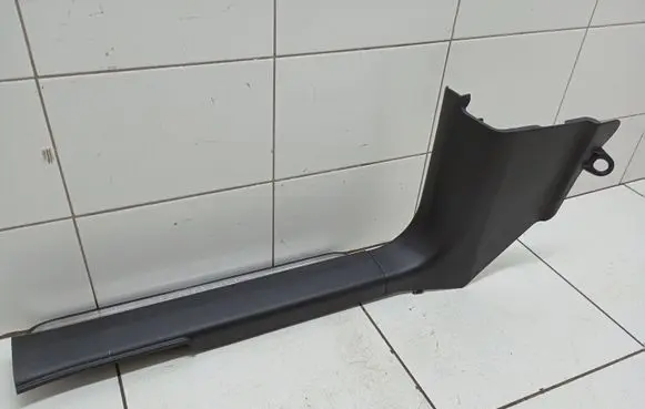 Chevrolet Captiva Front sill trim cover 20832149