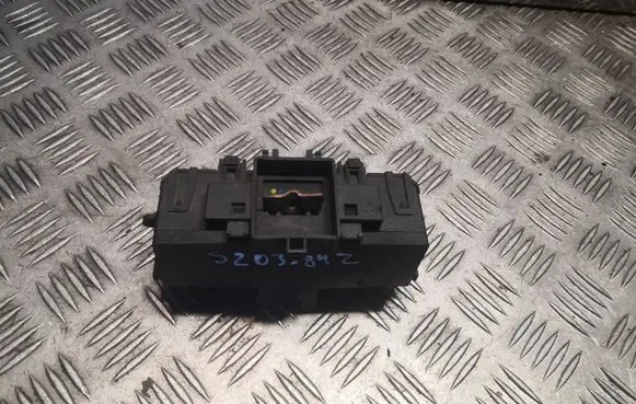 Mercedes-Benz C W203 Fuse box set 2035450301 A2035450301