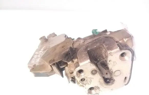 Nissan Almera Rear door lock