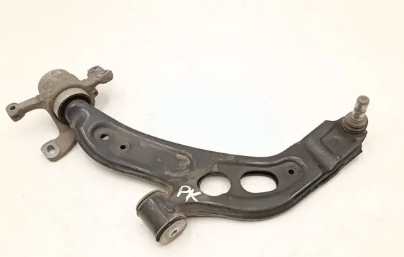 BMW 2 F46 Front lower control arm/wishbone 6879843