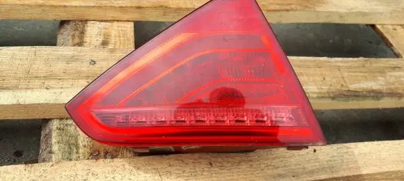 Audi A5 8T 8F Tailgate rear/tail lights 8T0945093C