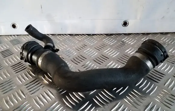 BMW X3 E83 Engine coolant pipe/hose