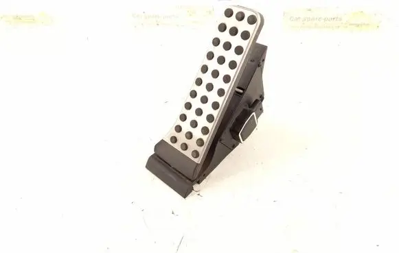 Accelerator throttle pedal