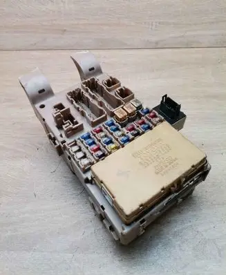 Toyota Corolla Verso E121 Fuse box set 8264113040 2323000230