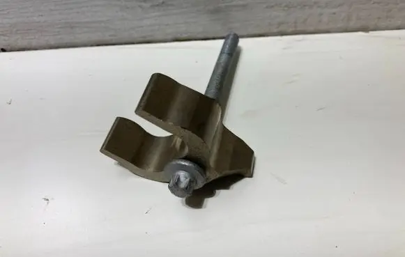 BMW X1 F48 F49 Fuel Injector clamp holder 