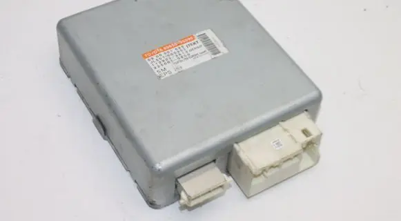 Toyota Avensis T270 Power steering control unit/module 8965005090