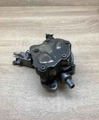 Volkswagen Touran I Vacuum pump 038145209A