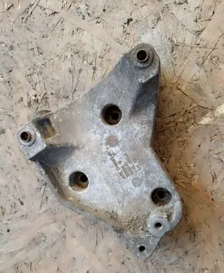 BMW X5 E70 A/C compressor mount bracket 7799863