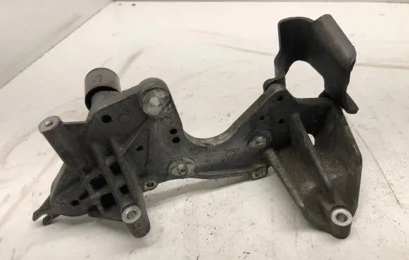Audi A5 8T 8F Fuel pump bracket 059130147P
