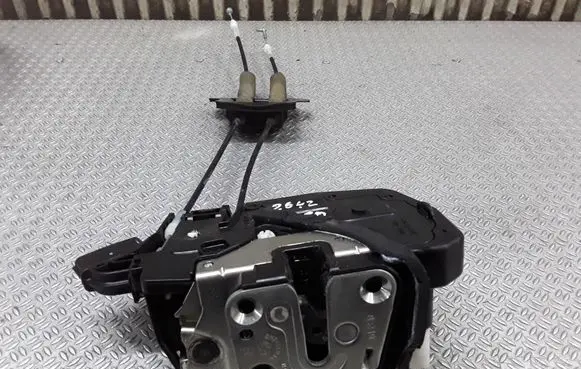 Nissan Prairie Front door lock EG1170RKL