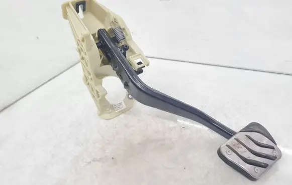 BMW 5 GT F07 Brake pedal 6775368
