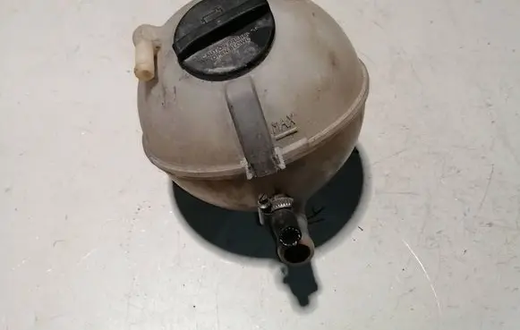 Mercedes-Benz Vito Viano W639 Coolant expansion tank/reservoir A6395010203