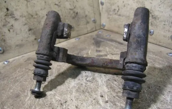 Renault Scenic I Brake caliper pad carrier rear 