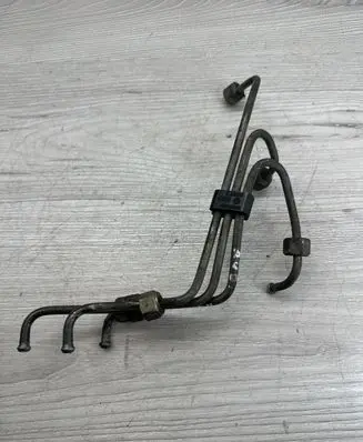 Audi A6 S6 C4 4A Fuel line pipe 4669156