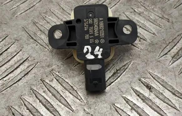 Mercedes-Benz GLS X166 Airbag deployment crash/impact sensor A1668210351