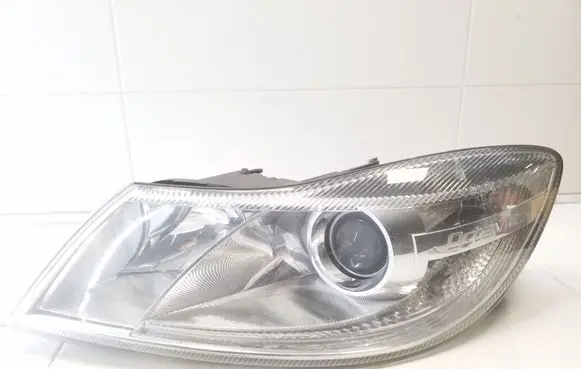 Skoda Octavia Mk2 (1Z) Headlight/headlamp 1Z1941015F