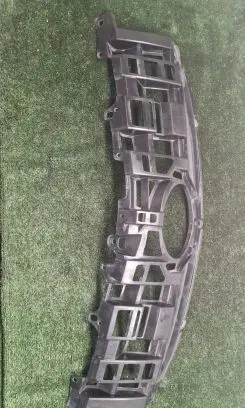 Toyota Prius (XW30) Front bumper upper radiator grill 5311147020