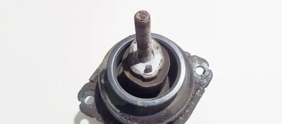 Audi Q7 4L Engine mount bracket 7l8199131a 7l8.199131.a