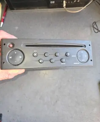 Renault Clio III Radio/CD/DVD/GPS head unit 8200633621