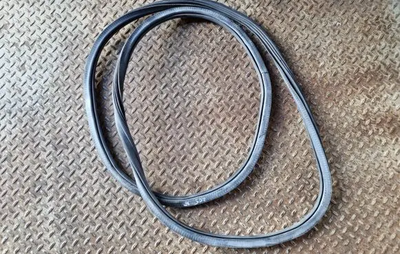 Audi A4 S4 B8 8K Front door rubber seal 8K0831721E