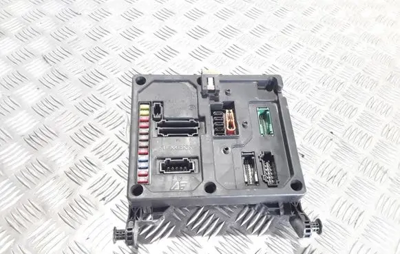 Volkswagen Sharan Fuse box set S108152001