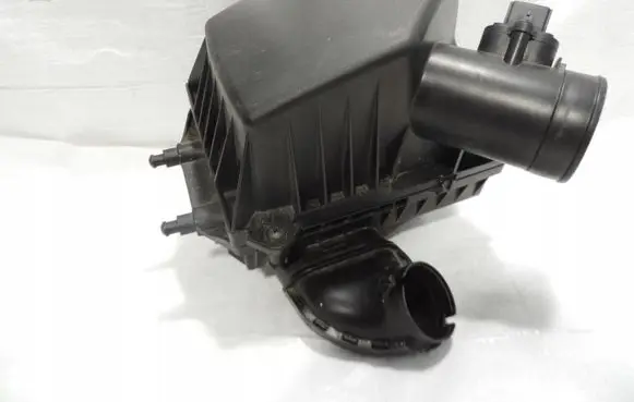 Opel Mokka X Air filter box 13484478