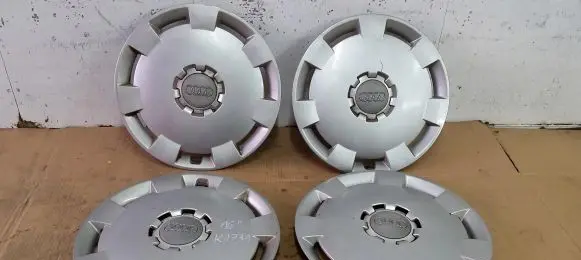 Audi A3 S3 8P R16 wheel hub/cap/trim 