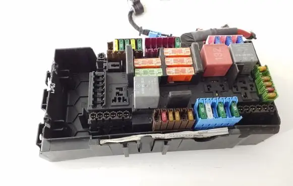 Mercedes-Benz EQC Fuse module