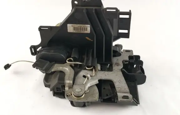 Seat Ibiza III (6L) Front door lock 3B1837016 102899101 PA6630XGF