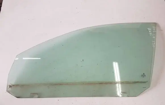 Volkswagen Golf VI Front door window glass four-door