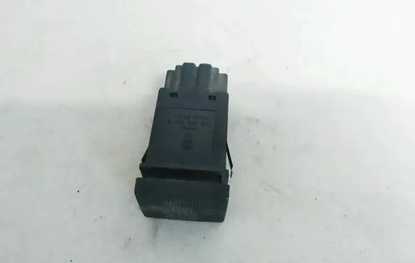 Volkswagen Golf III Windscreen/window heater switch 1h0959621b