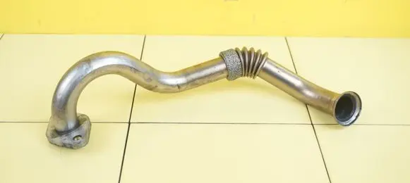 Volkswagen Touareg I EGR valve line/pipe/hose 070131521AH BAC