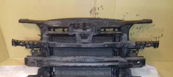 Volkswagen Touran I Front piece kit 