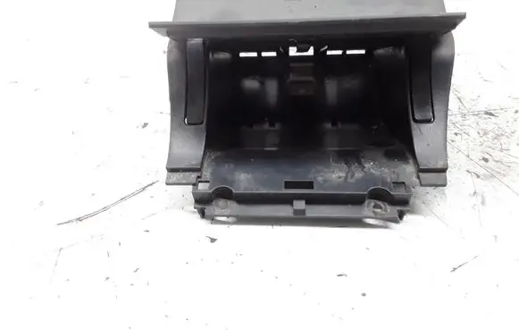 Skoda Octavia Mk2 (1Z) Car ashtray 1Z1863077A