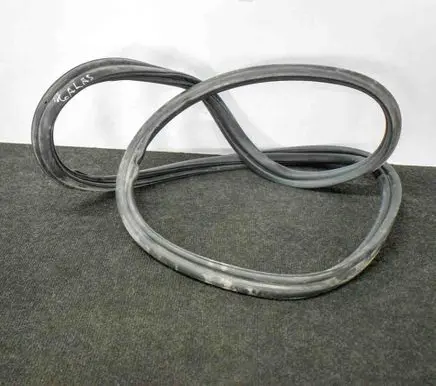 Tesla Model 3 Trunk rubber seal (body) 