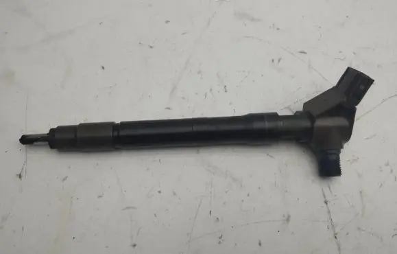 Fuel injector