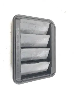 BMW i3 Quarter panel pressure vent 64229201647 60829010