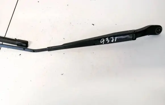 Mazda 3 I Front wiper blade arm