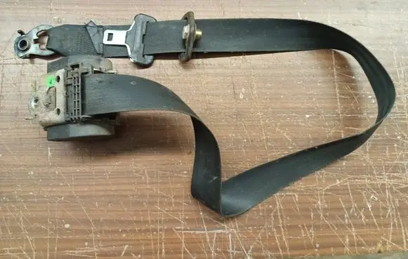 Renault Trafic II (X83) Front seatbelt 