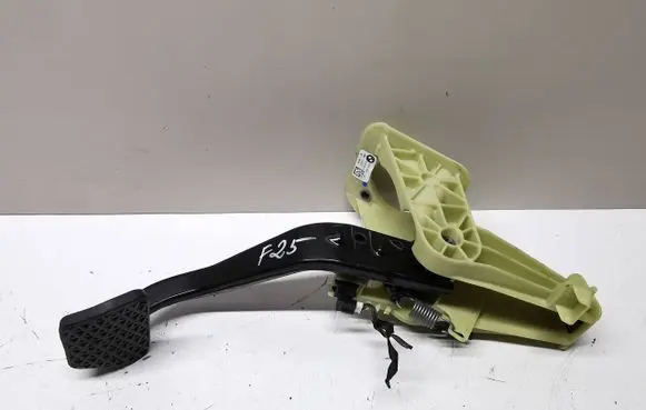 BMW X3 F25 Brake pedal 6787363 03062017 4011893A