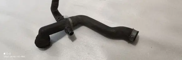 Engine coolant pipe/hose