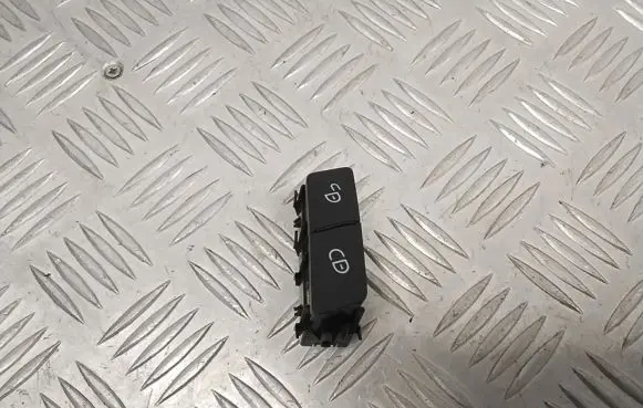 Mercedes-Benz C W204 Central locking switch button A2049058502