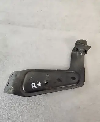 Volvo XC90 Fender mounting bracket