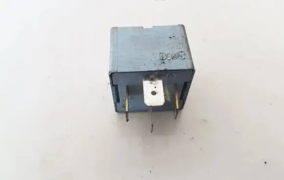 Audi TT Mk1 Other relay 141951253B 20240072