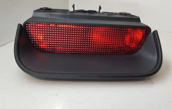 Honda CR-V Third/center stoplight P6939